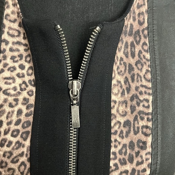 Chico’s Plus Size Jacket, Sz. 0. - Picture 5 of 7